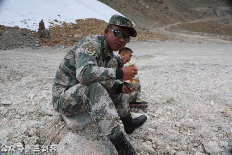 中国军人最真实照片公布,千万别让他们父母看见